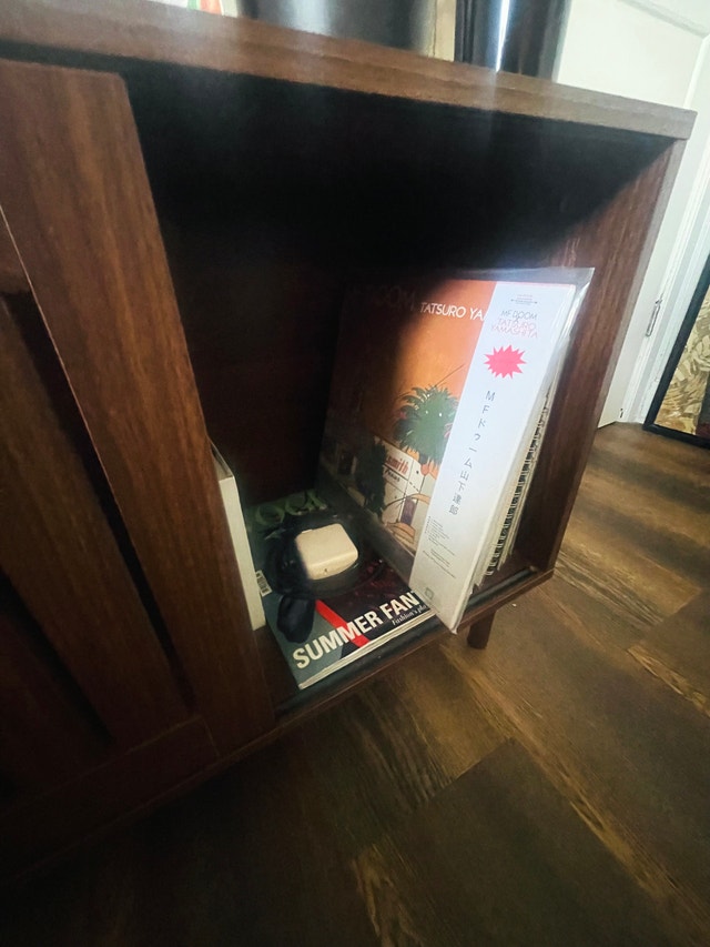 Dark Wood Record Player Stand/ Vinyl Record Cabinet - photo 4