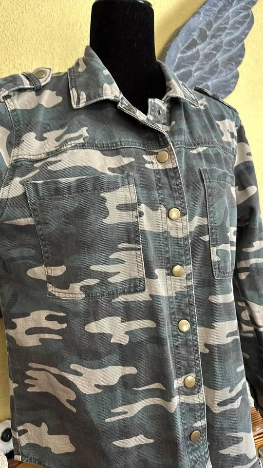 Forever 21 Camo Jean Jacket - photo 3