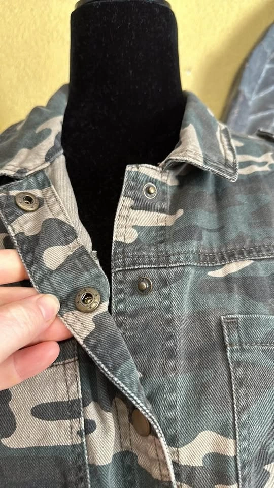 Forever 21 Camo Jean Jacket - photo 4