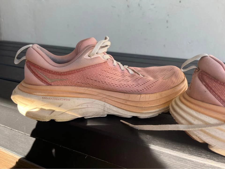 Pink Hoka Bondi 8 W 7.5b / 39.3 - photo 4