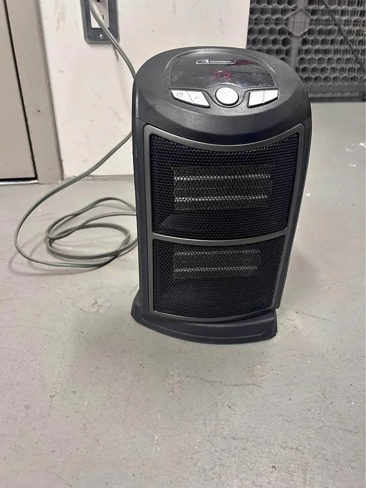 Garrison Oscillating Ceramic Radiator heater thumbnail