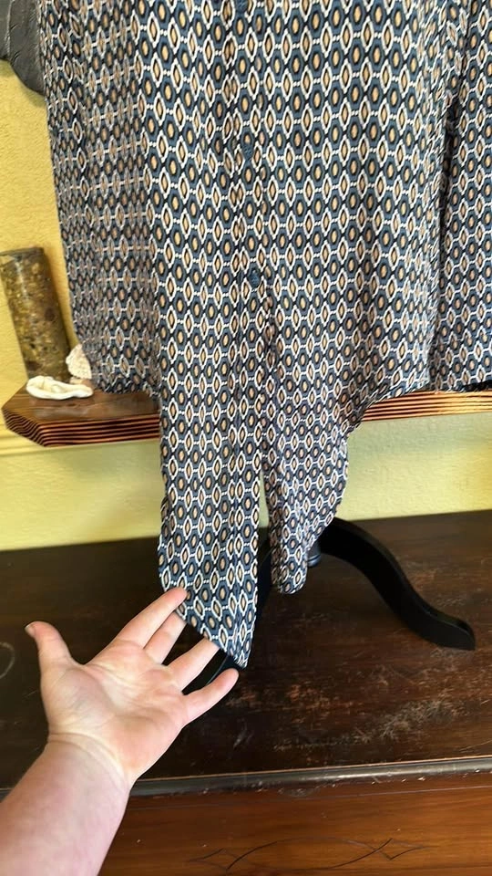 Pleione Button Down Shirt With Front Tie - photo 3
