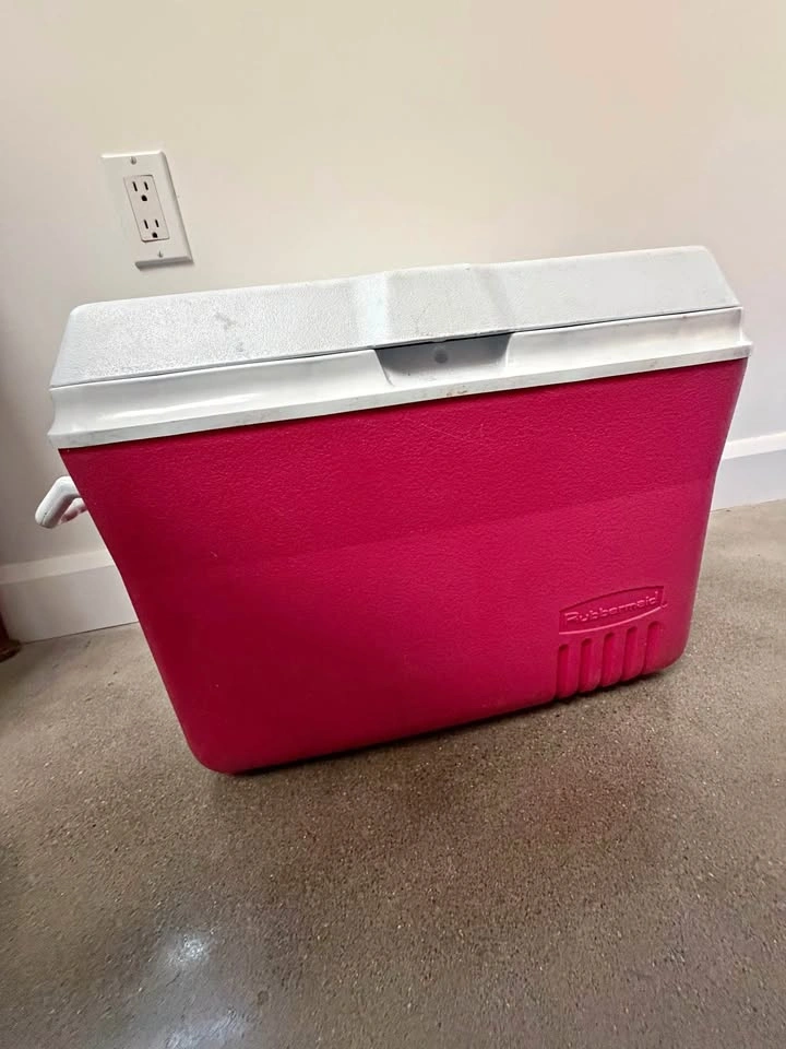 Rubbermaid Red Cooler