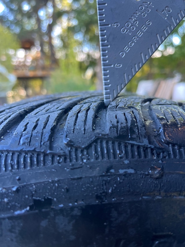 Set of 4 BMW 19" Winter Tires on Rims — Michelin Pilot Alpin 5 - photo 3