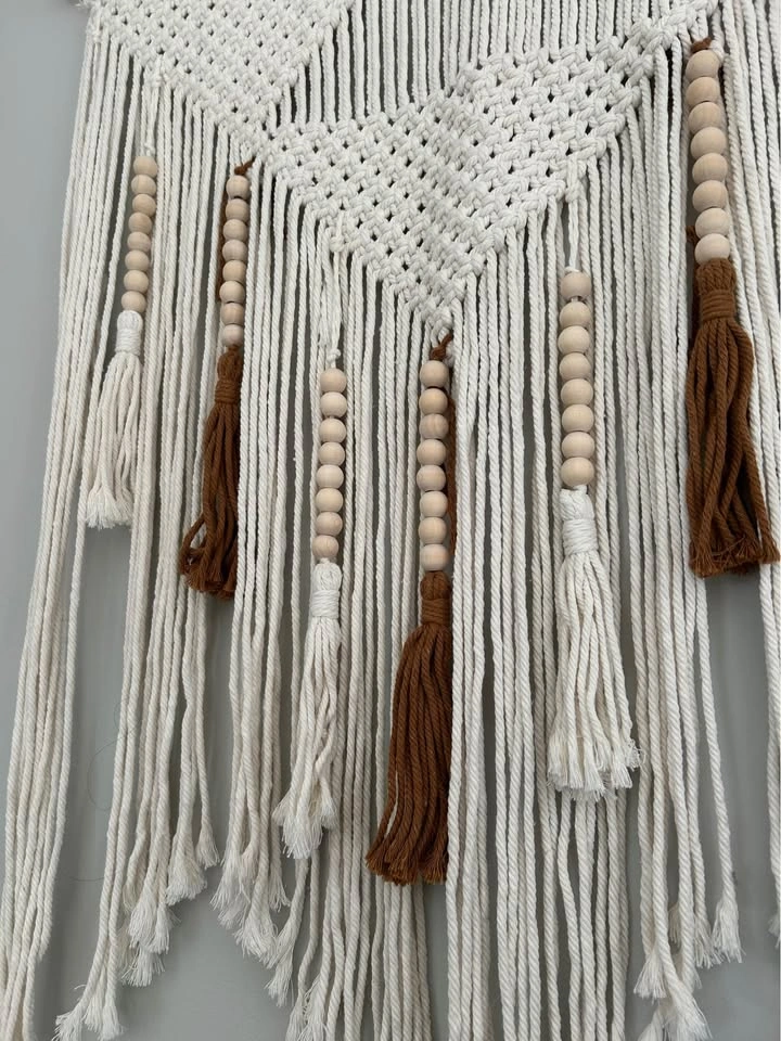Boho-style macrame wall hanging - photo 4