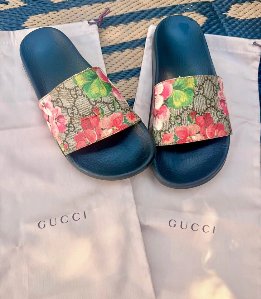 🌸 RARE DISCONTINUED GUCCI GG SUPREME “BLOOM” SLIDES 🌸 - photo 2