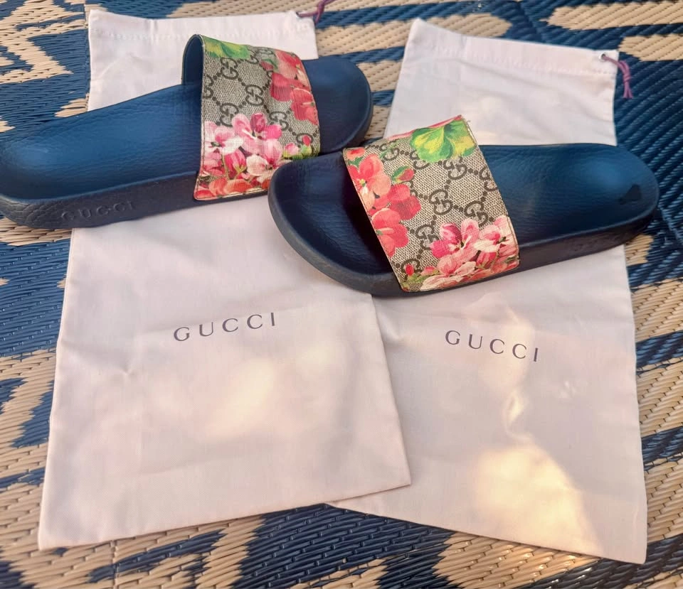 🌸 RARE DISCONTINUED GUCCI GG SUPREME “BLOOM” SLIDES 🌸 - photo 3