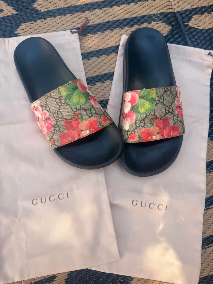 🌸 RARE DISCONTINUED GUCCI GG SUPREME “BLOOM” SLIDES 🌸 - photo 5