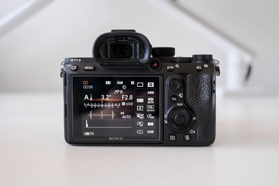 Sony A7R III + FE 35mm f1.8 lens - photo 5
