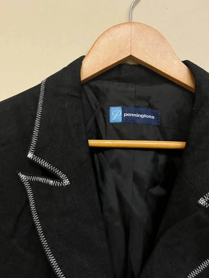 Penningtons Black Blazer – White Contrast Stitching – Size XL - photo 2