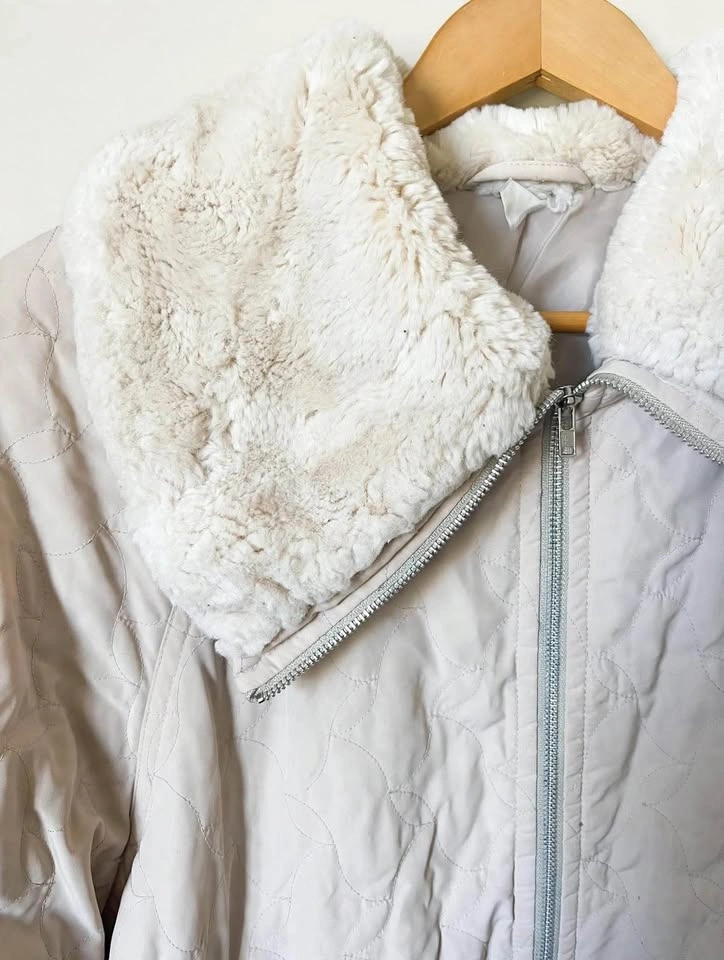 Beige Quilted Coat with Faux Fur Collar - Oversized Size L - photo 3