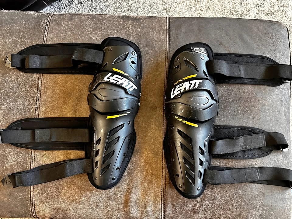 Leatt Dual Axis Knee & Shin Guards – XXL – Lightly Used