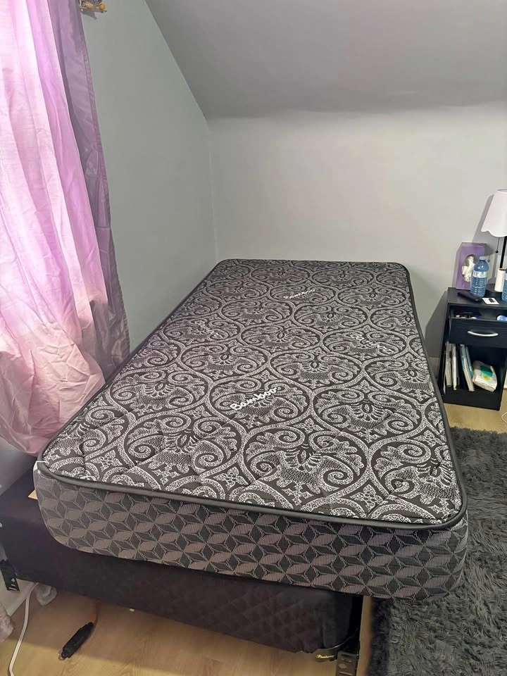 Twin mattress