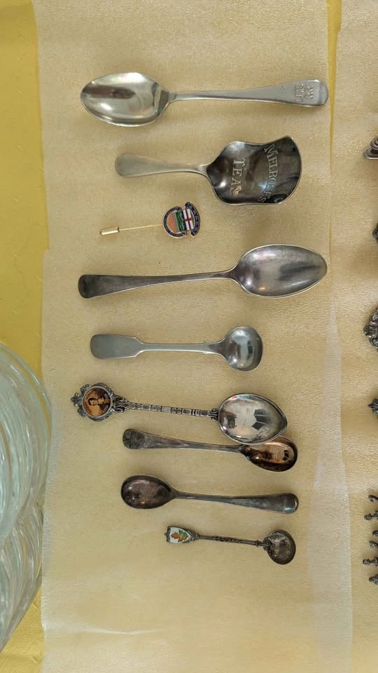 Vintage Collectible Spoon Lot (24 Pieces) - photo 2