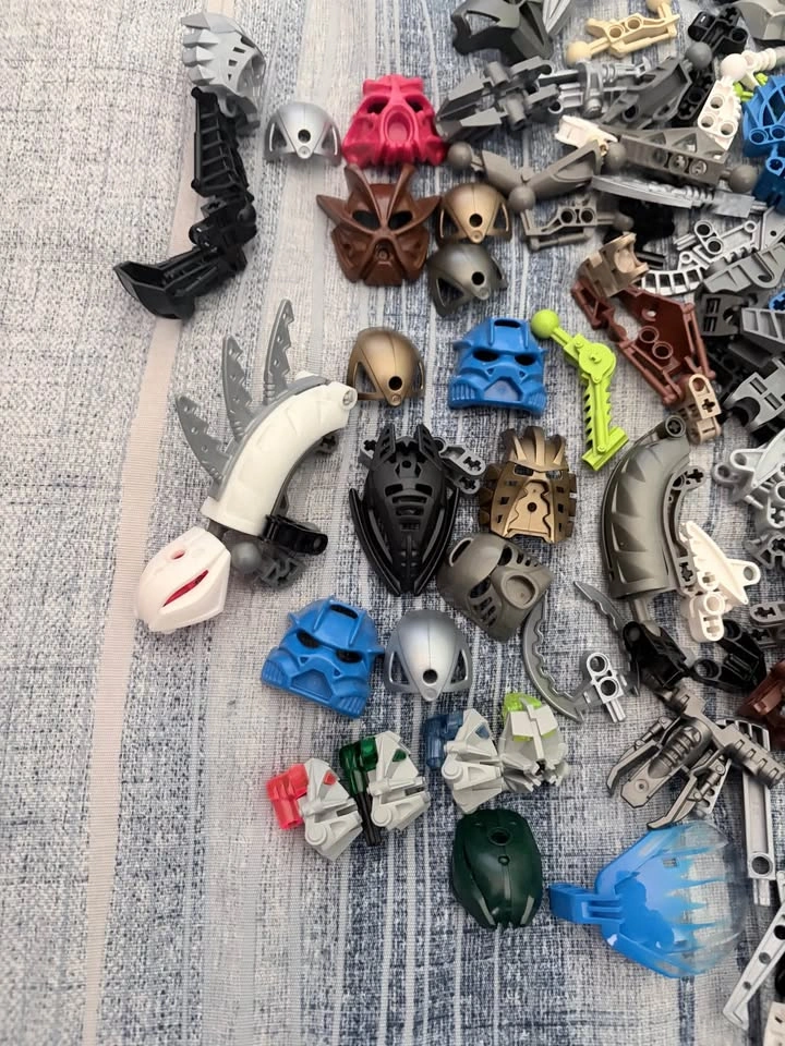 Lego Bionicle Bulk Lot of Parts and Masks - photo 2