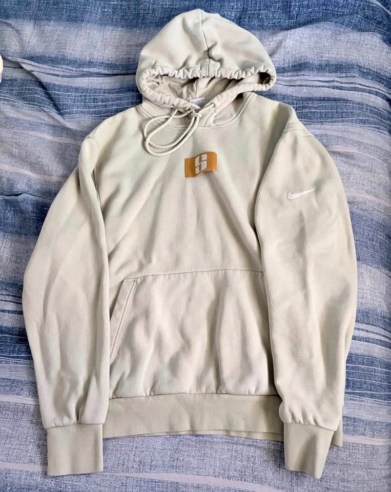 Size Medium: Nike Sabrina sportswear pullover hoodie