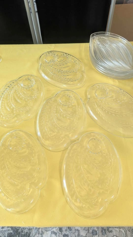 Vintage 1950s Federal Glass Hawaiian Leaf Snack Plates - 10pc - photo 5