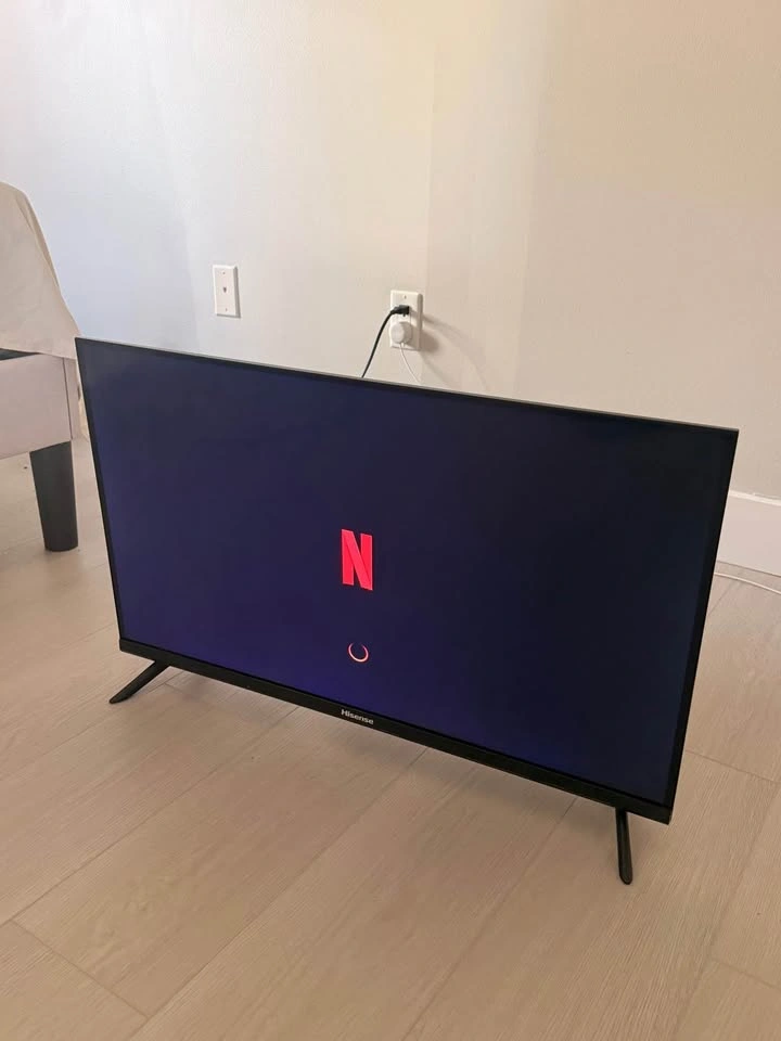 Hisense 32" Smart TV - photo 2