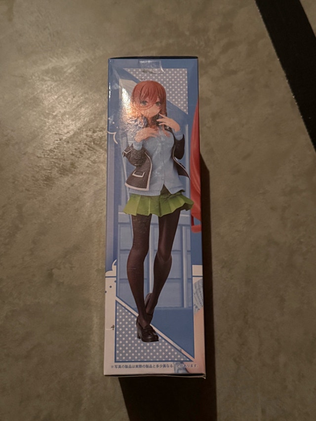 Miku Nakano figure - photo 2