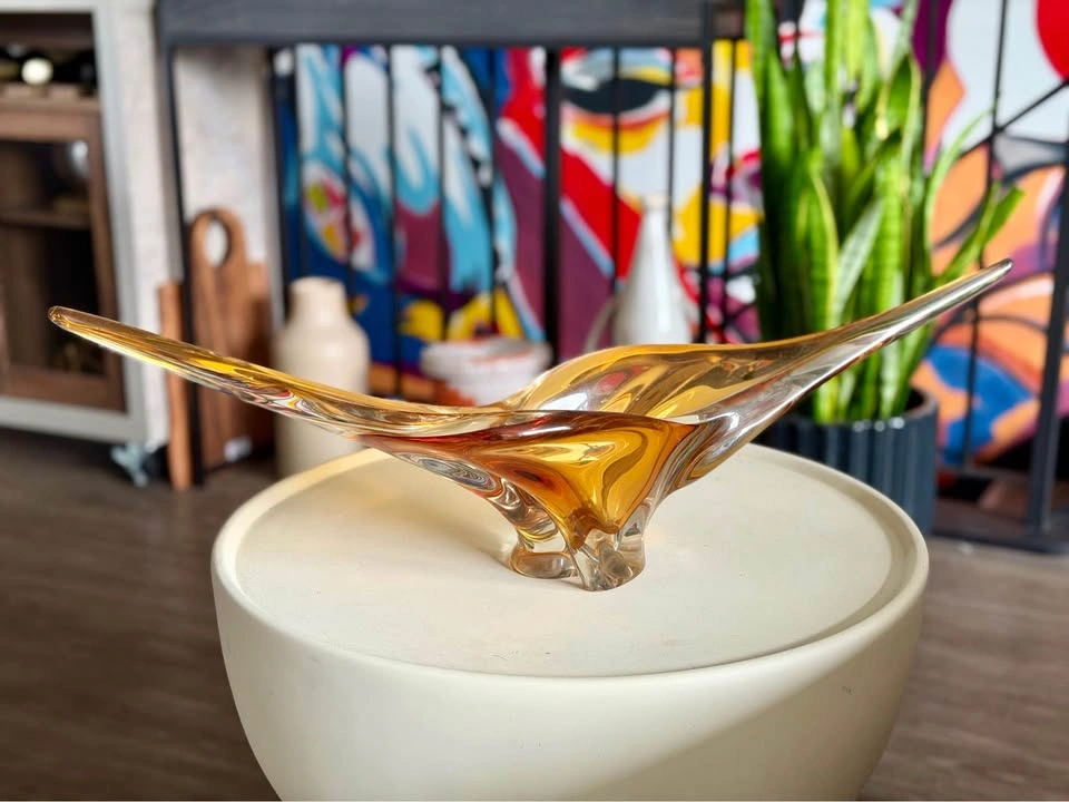 Vintage Canadian Glass Centrepiece - photo 2