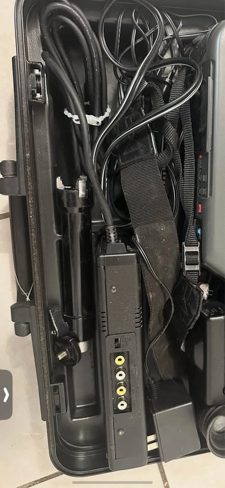 Vintage GE CG-9907 VHS Camcorder Video Camera w/ Case - photo 4