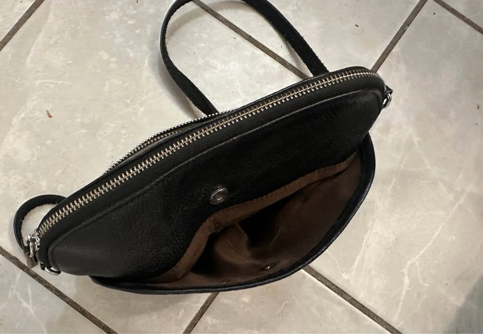 Black Genuine Leather Crossbody Bag – Multi-Pocket - photo 3