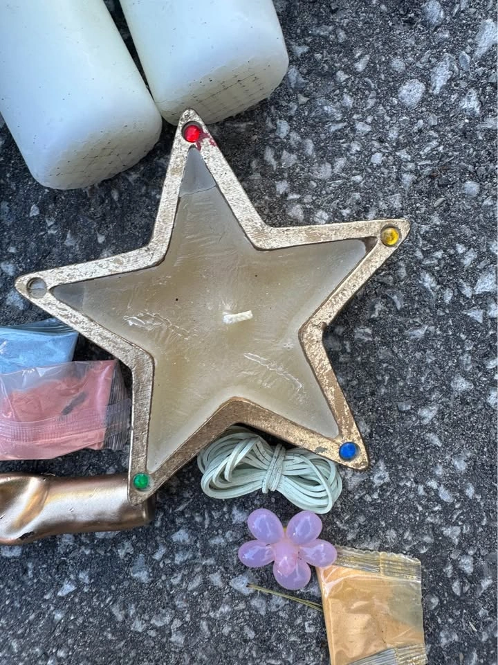 Assorted Decorative Candle Lot – Various Shapes & Colours - photo 5