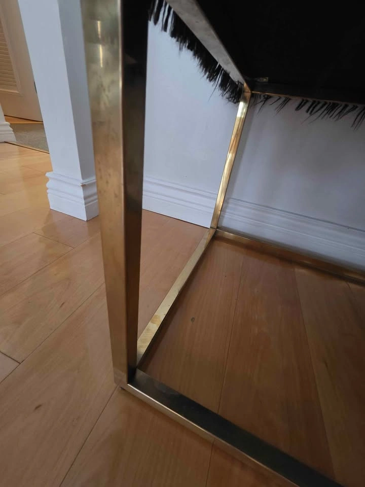Faux fur bench in black and gold - photo 3