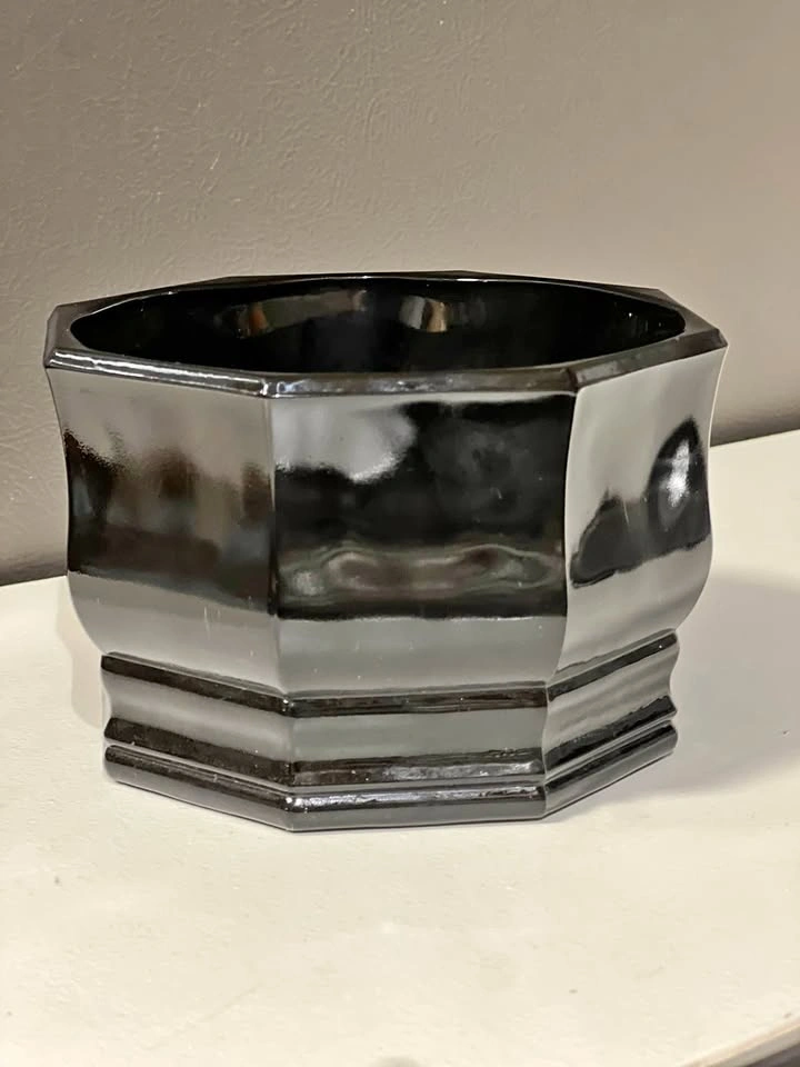 Vintage Tiara Exclusives Indiana Glass Black Octagon Bowl #1078