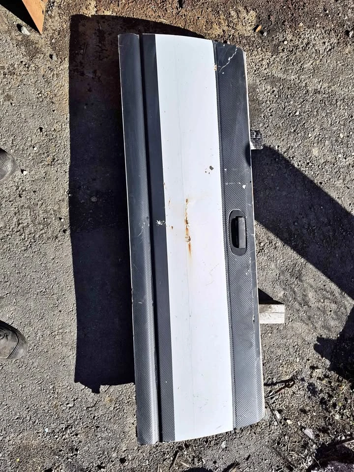 1960 Chevy tailgate