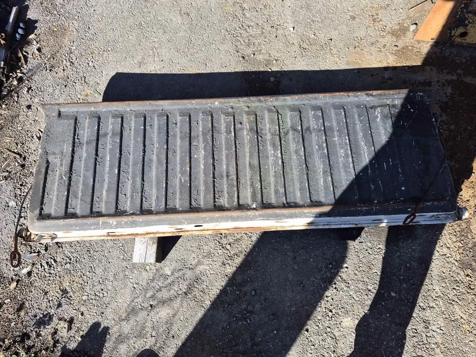 1960 Chevy tailgate - photo 2