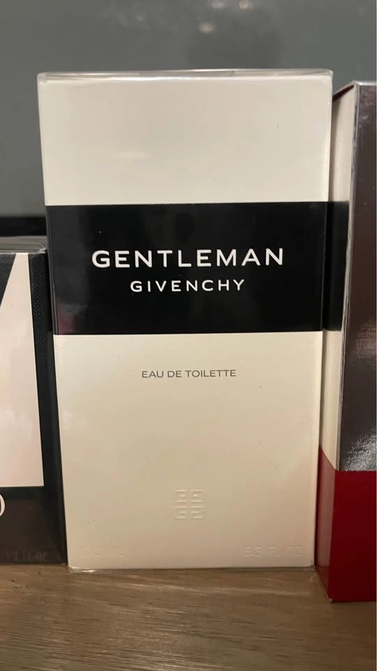 Designer Cologne Lot - Valentino, Givenchy, Prada, Rabanne - photo 3