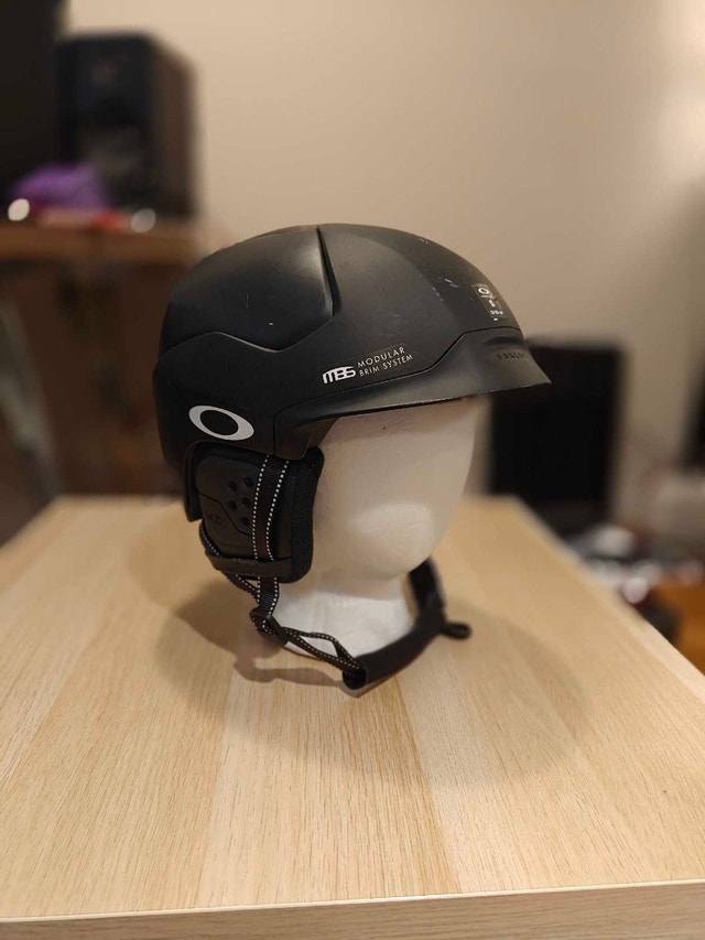 Oakley Mod 5 Helmet – SM, Black – Barely Used