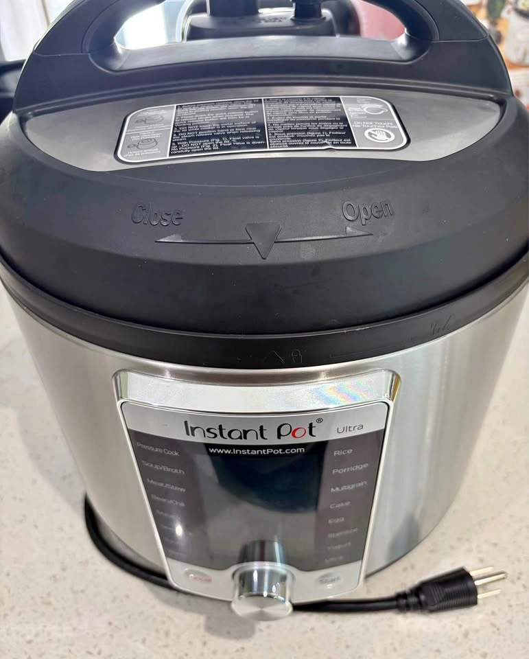 Instapot ultra 6qt.