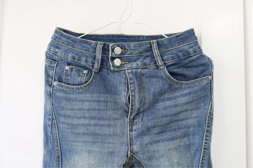 Y2K Flare Jeans Double Button – Medium Wash Denim (size M) - photo 2