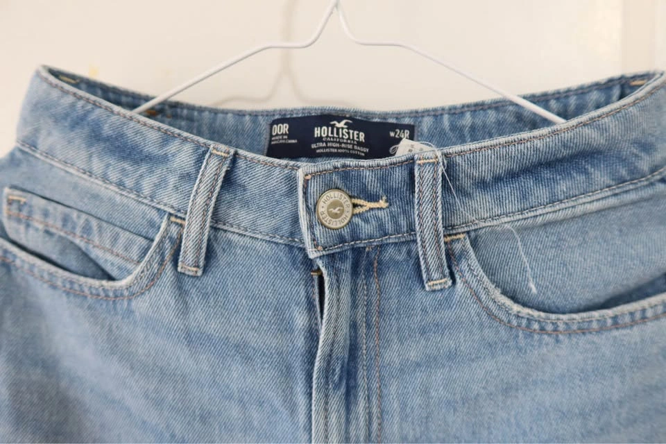 Hollister Ultra High-Rise Baggy Jeans – Light Wash – Size 00R / - photo 2