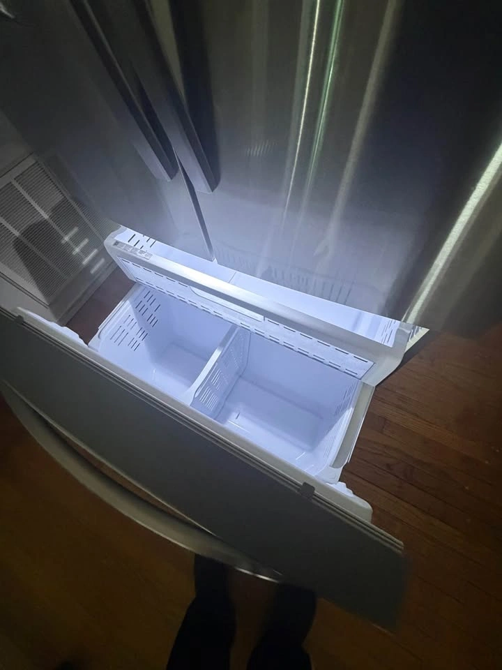 SAMSUNG 22.5 cu. Stainless Steel French Door Refrigerator - photo 5