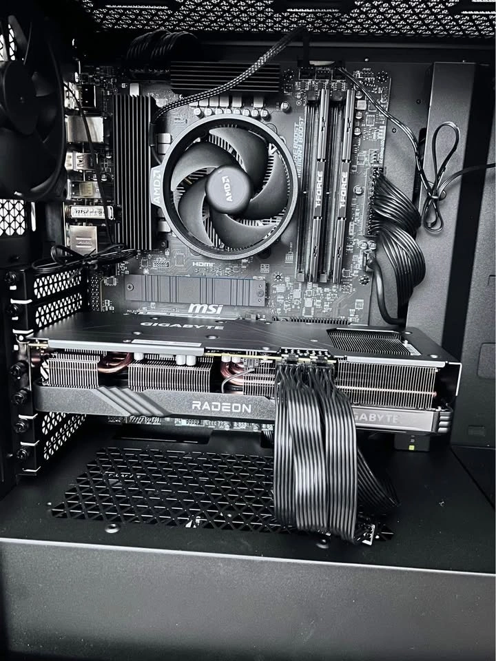 Gigabyte Radeon RX 7600 XT GAMING OC 16GB (Box + 1 Year Warranty - photo 3