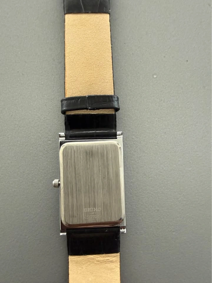 Vintage Seiko Slim Tank Watch - Black Dial Silver Case - photo 3