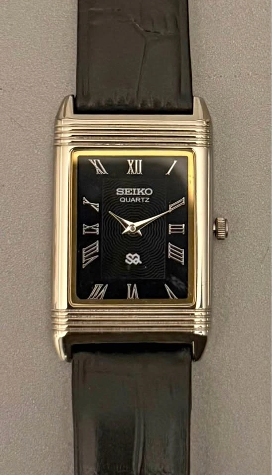 Vintage Seiko “Reverso style” tank Watch - Black Silver Dial