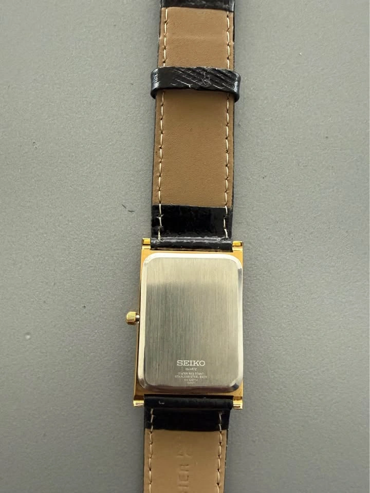 Restored Vintage Seiko Slim Tank Quartz, Gold Case Black Dial - photo 3
