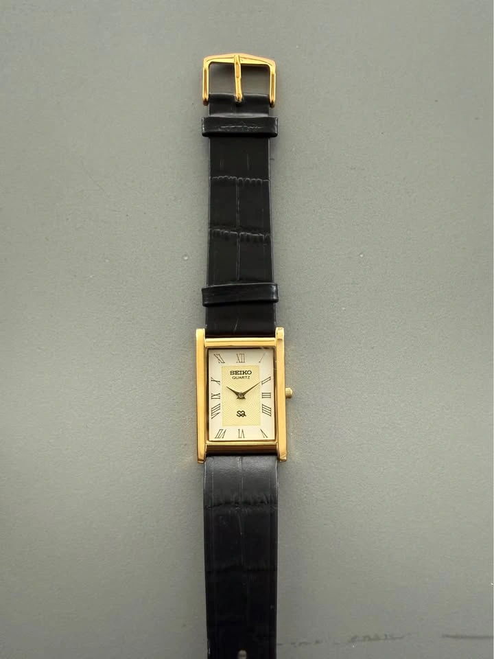 Restored Vintage Seiko Slim Quartz Wrist Watch, Gold Case White - photo 2