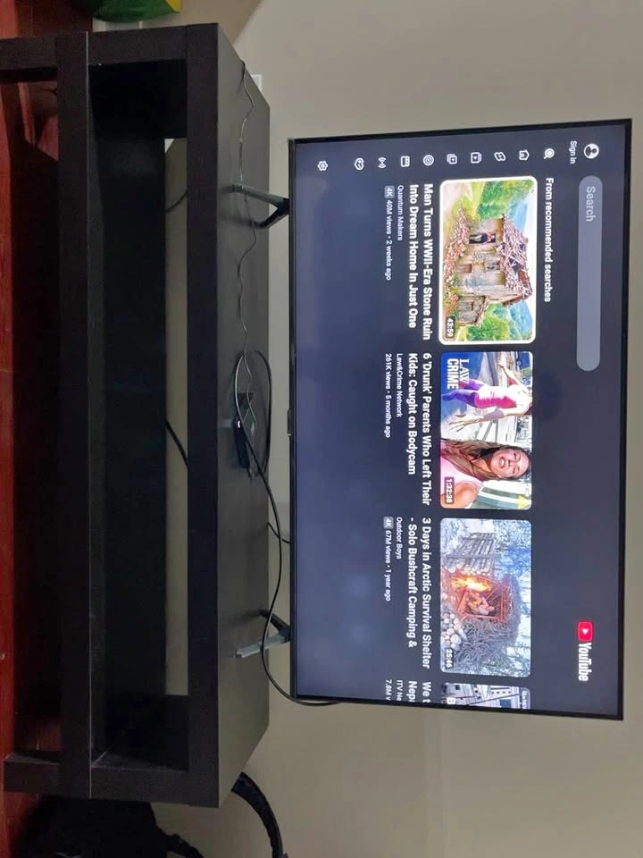 Samsung 43” 4K Smart TV + IKEA LACK TV Stand