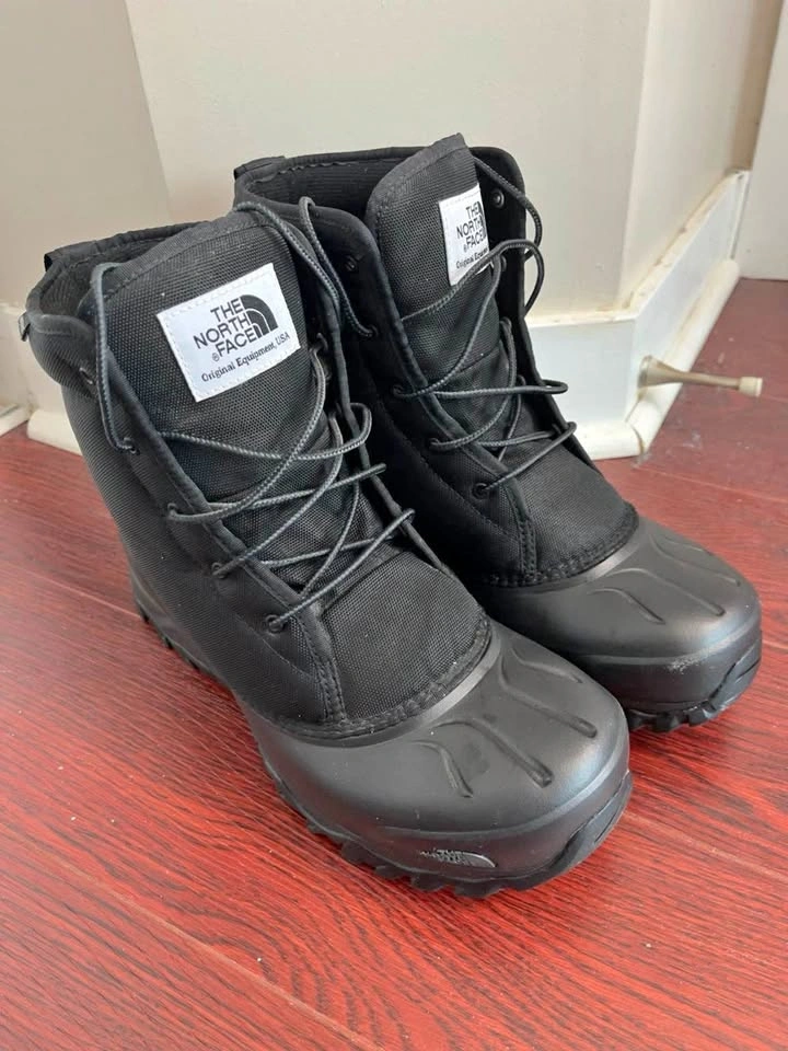The North Face Waterproof Winter Boots – Men’s Size 10