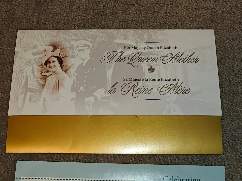 Stamp Souvenir Pane - Elizabeth, Queen Mother 100th Birthday - photo 2