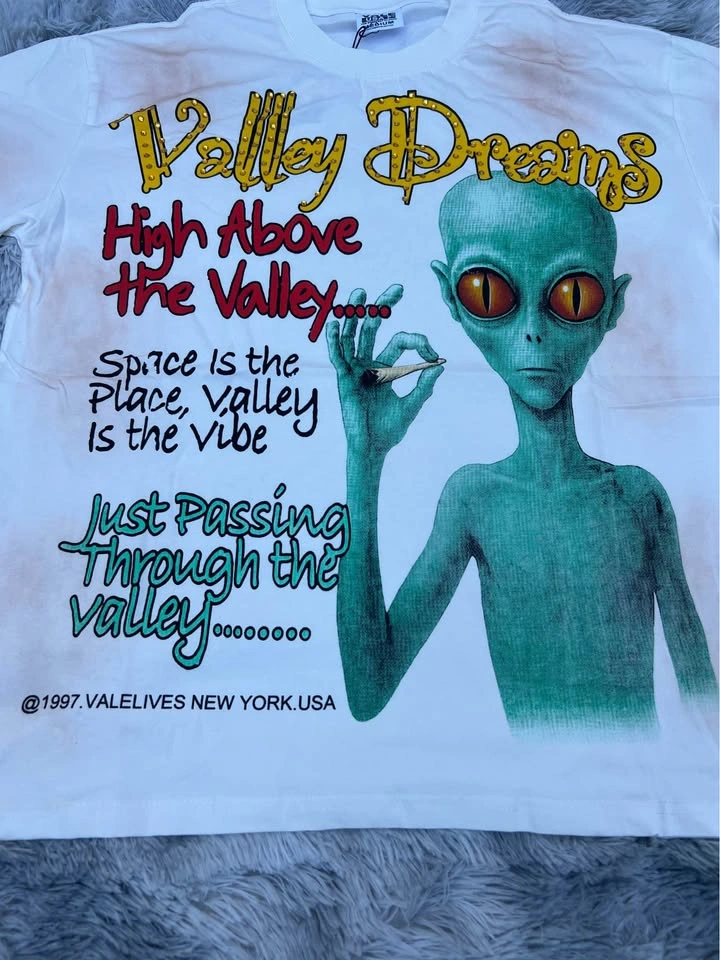 Vale Lives Valley Dreams Alien T-Shirt Size Medium - photo 2