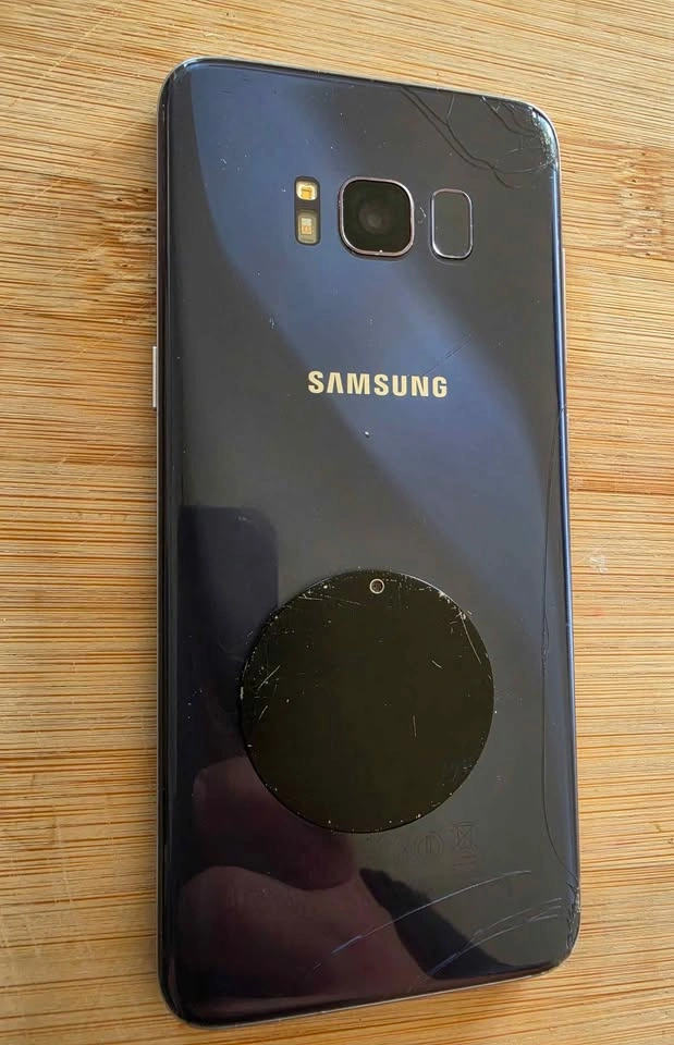 Samsung S8 - photo 2