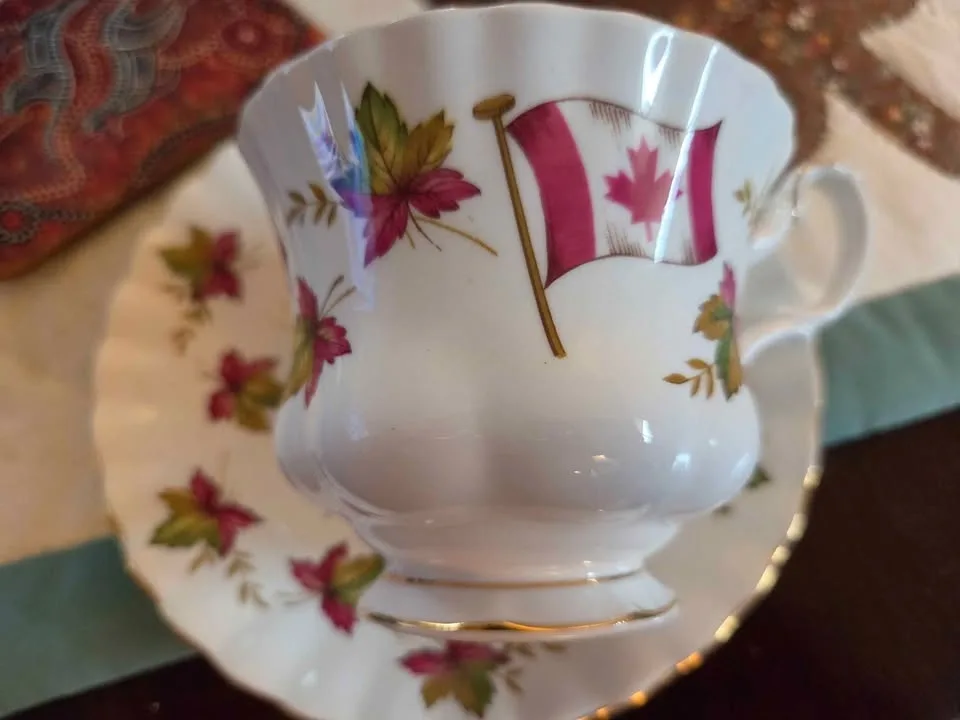 Vintage Royal Albert "From Sea to Sea" Teacup & Saucer Set - photo 2
