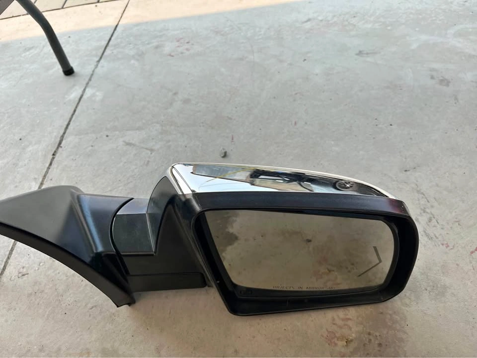 Passenger side mirror OEM for Toyota Tundra 2007-2011