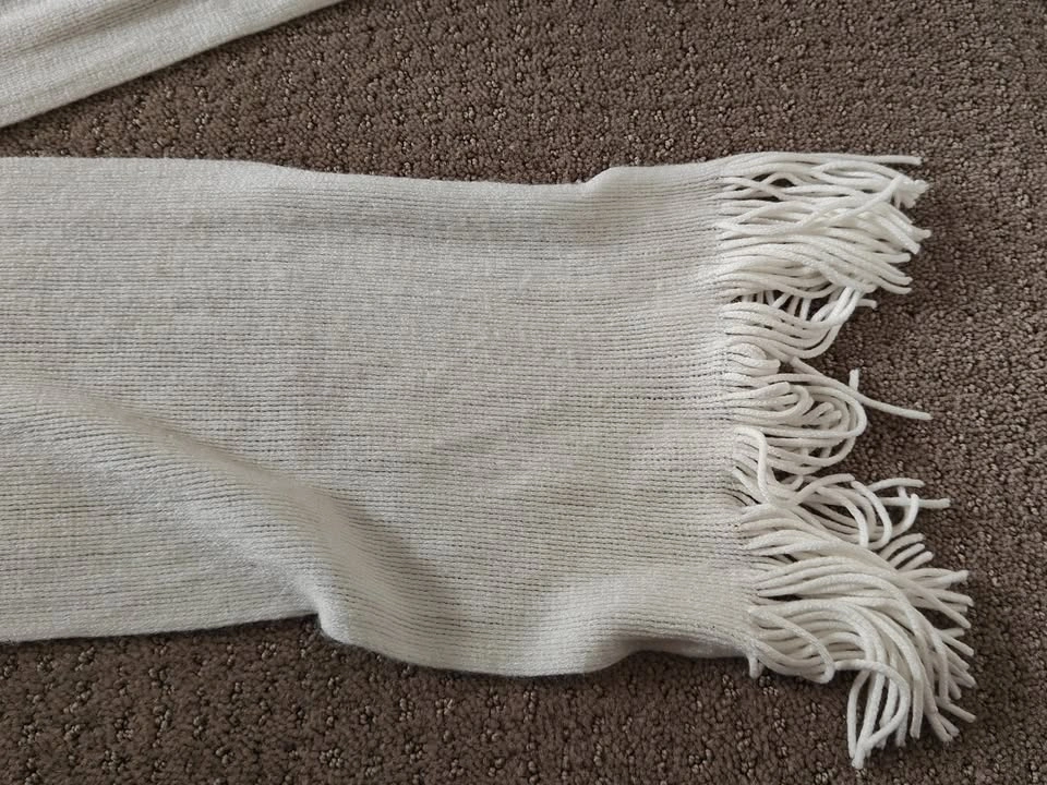 Women Echo Winter Scarf - White - 70" x 7-1/4" - photo 4